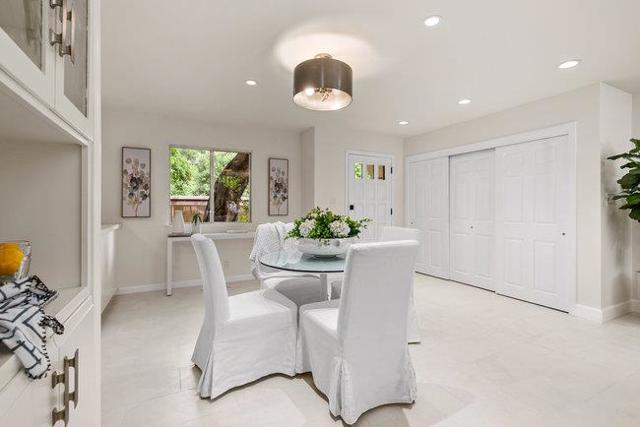 18400 Overlook Road, Los Gatos CA: https://media.crmls.org/mediaz/29a5a161-17f1-4fb9-98a0-ada2e1773e9d.jpg