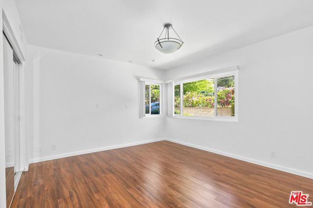4509 Canoga Drive, Woodland Hills CA: https://media.crmls.org/mediaz/29a5a89d-5133-478e-86d5-ea4973612223.jpg