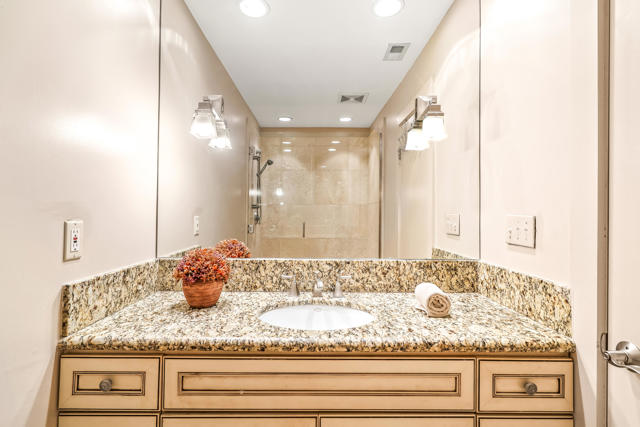 2305 E Sonora Road, Palm Springs CA: https://media.crmls.org/mediaz/29a62a03-9ff9-4eec-924f-7233361b0793.jpg