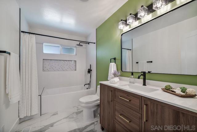 2927 Lawrence Ln, Escondido CA: https://media.crmls.org/mediaz/29a66dca-6d74-405c-9aa2-466c37f6c390.jpg