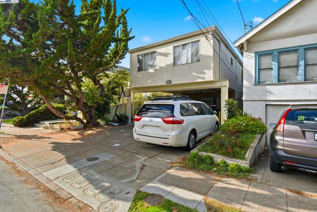 930 Kains Ave, Albany CA: https://media.crmls.org/mediaz/29a6d37f-cf13-43cf-b76a-f599f2e8450b.jpg