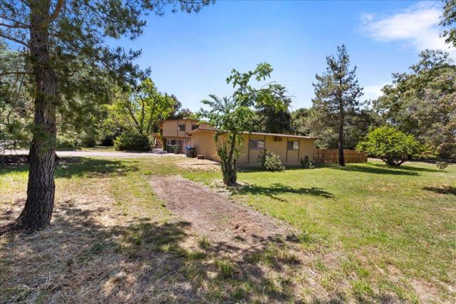 26388 Ginny Lane, Los Altos Hills CA: https://media.crmls.org/mediaz/29a71297-b80c-4b3a-866c-49e569207cfa.jpg