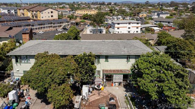 2201 07 Burroughs St, San Diego CA: https://media.crmls.org/mediaz/29a77b83-c870-4839-958a-27a8a7704d9b.jpg