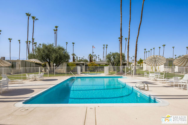 1821 Sandcliff Road, Palm Springs CA: https://media.crmls.org/mediaz/29a7b85d-1a6c-472a-a667-89812e1af72e.jpg