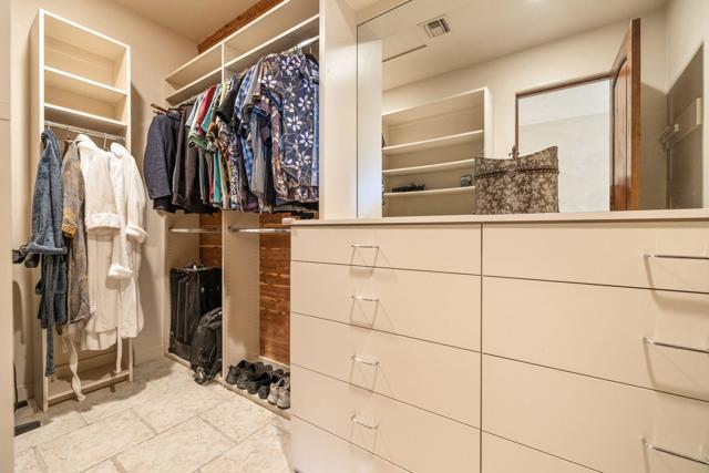 49240 Jfk Trail, Palm Desert CA: https://media.crmls.org/mediaz/29a7d1a1-7fb1-4a67-9f92-361d77e58ea9.jpg