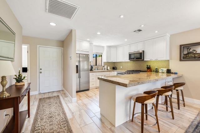 130 Willow Lake Drive, Palm Desert, CA 92260