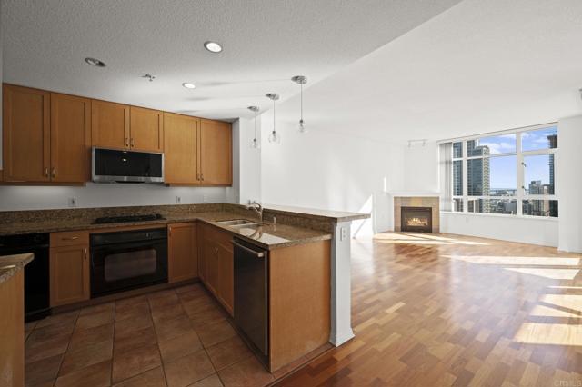 Detail Gallery Image 11 of 52 For 850 Beech St #1404,  San Diego,  CA 92101 - 2 Beds | 2 Baths