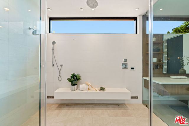 818 N Curson Avenue, Los Angeles CA: https://media.crmls.org/mediaz/29aa0f5e-6f28-405d-8df8-18316bca9867.jpg