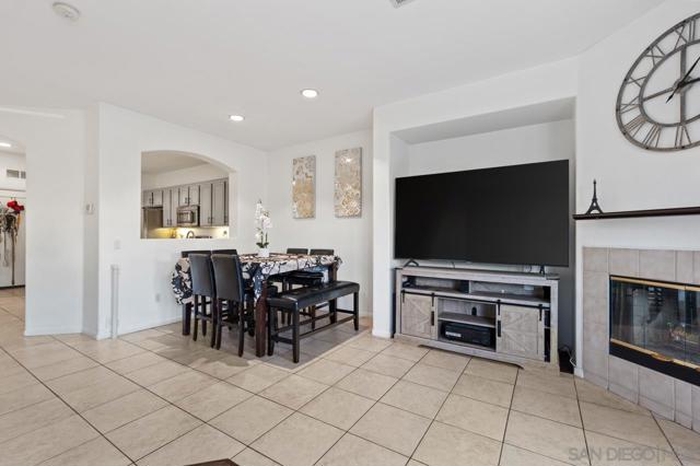 6373 Avenida De Las Vistas, San Diego CA: https://media.crmls.org/mediaz/29aa864d-895b-42dc-838d-a32734134529.jpg
