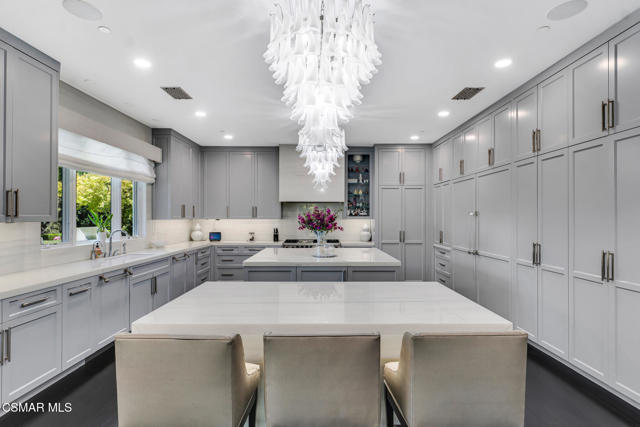 2259 Melford Court, Westlake Village CA: https://media.crmls.org/mediaz/29ab9794-9149-4ba8-84c8-491b2078aaa8.jpg