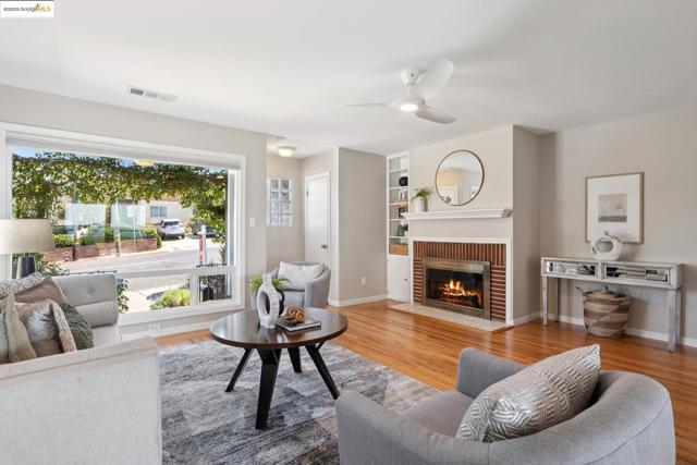 6338 Arlington Blvd, Richmond CA: https://media.crmls.org/mediaz/29abc23a-7b08-4bf1-a7c1-cb16b66e1a56.jpg