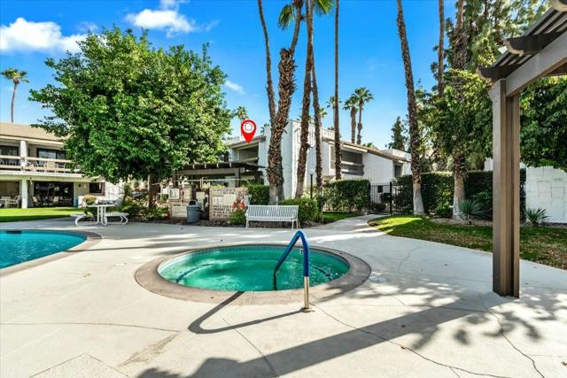 5265 E Waverly Drive, Palm Springs CA: https://media.crmls.org/mediaz/29ac0b39-4112-4d87-8de3-9e3e9364e74a.jpg