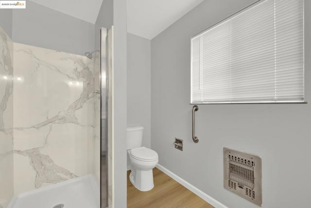 2524 Parker Ave, Oakland CA: https://media.crmls.org/mediaz/29ac4f14-c4a5-4615-94c7-cfa51fb5a999.jpg