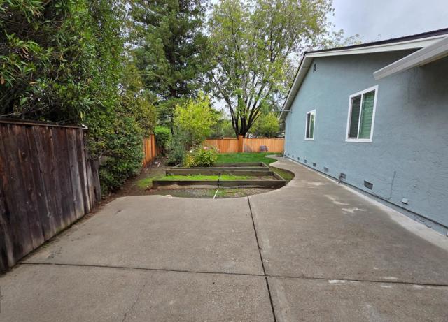 50 Nottingham Pl Place, Clayton CA: https://media.crmls.org/mediaz/29ac7f1d-ffcc-451f-96e1-bd73823f2552.jpg