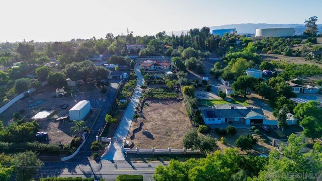 732 Hamilton Lane, Fallbrook CA: https://media.crmls.org/mediaz/29ac8018-d6f2-4115-9e6b-7a6c14d1f74d.jpg