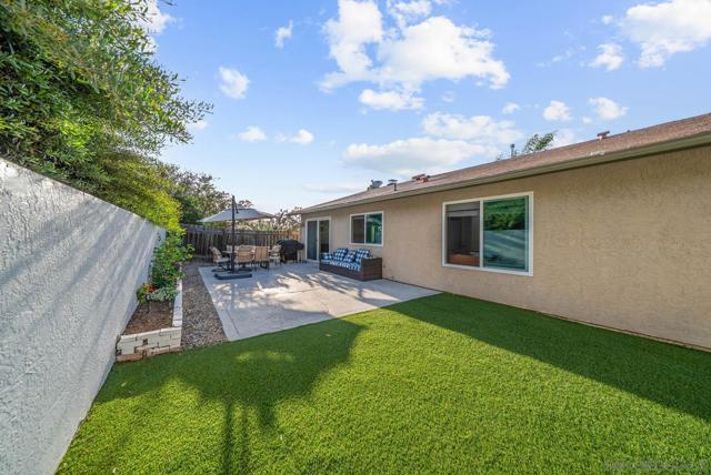 14555 High Pine St, Poway CA: https://media.crmls.org/mediaz/29acee96-c074-445b-9dcf-0361651ed88f.jpg