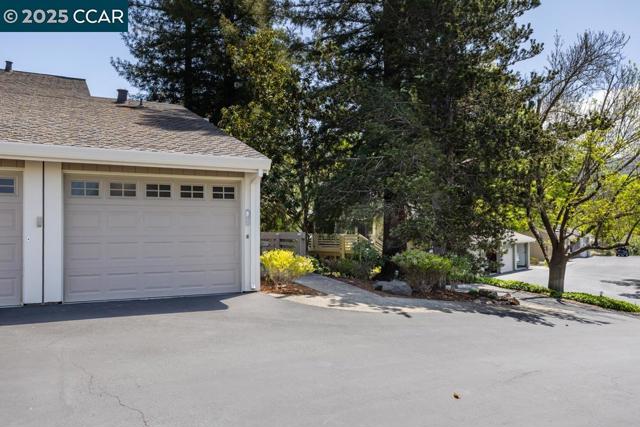 644 Terra Calif Dr, Walnut Creek CA: https://media.crmls.org/mediaz/29ad13db-a8af-4eab-82a0-e678c75db6cf.jpg
