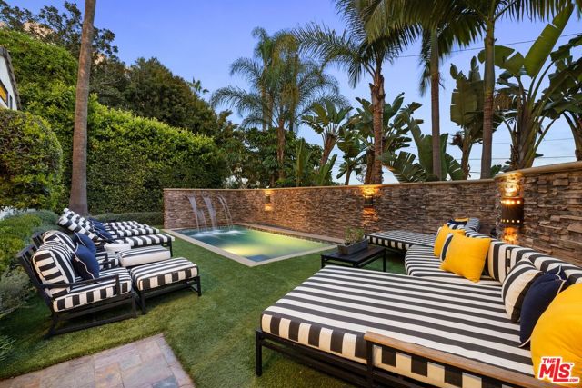 1472 N Kings Road, West Hollywood CA: https://media.crmls.org/mediaz/29ad3beb-f61a-4751-baf1-f033dfa54e65.jpg