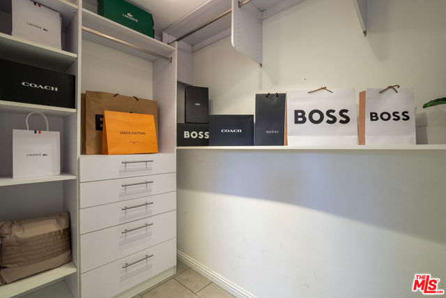 6240 Mulholland Highway, Los Angeles CA: https://media.crmls.org/mediaz/29ad6ca7-ba9d-4851-8d06-83897eb1458c.jpg