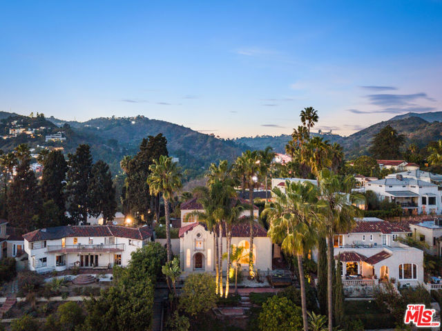 2063 Grace Avenue, Los Angeles CA: https://media.crmls.org/mediaz/29adbce2-579f-484d-bbf6-aee85297e47b.jpg