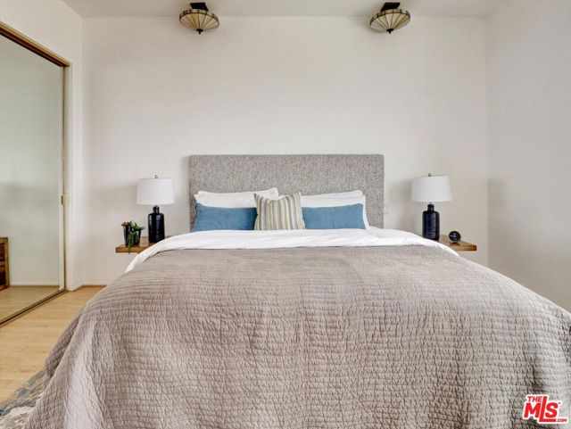 18111 Coastline Drive, Malibu CA: https://media.crmls.org/mediaz/29aeb2b3-e552-42b7-aecc-e114cb7d5ce6.jpg