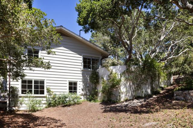 25524 Hatton Road, Carmel CA: https://media.crmls.org/mediaz/29aed05a-9007-4504-b93c-0d9267704db4.jpg