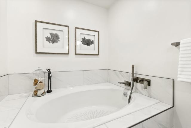 3819 Via Amistosa, Rancho Santa Fe CA: https://media.crmls.org/mediaz/29aeda2e-8cca-4d9a-8b52-edfe3d29e7f0.jpg