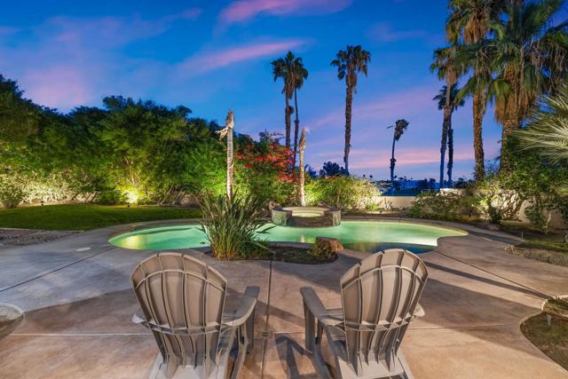 352 Crest Lake Drive, Palm Desert CA: https://media.crmls.org/mediaz/29aeedd8-238e-4ac4-9999-ad251673086d.jpg