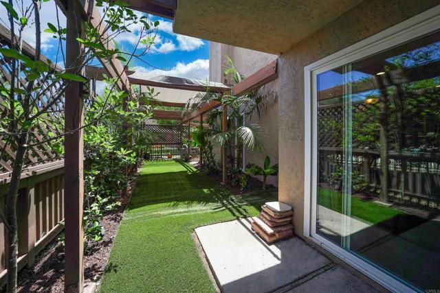 23822 Green Haven Lane, Ramona CA: https://media.crmls.org/mediaz/29af147e-2191-4ae0-bbff-e7e620f3e293.jpg