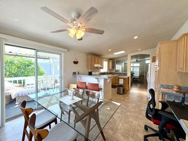 96 Sand Creek, Cathedral City CA: https://media.crmls.org/mediaz/29af5be7-595d-46e0-a5fd-4eca210f94f2.jpg