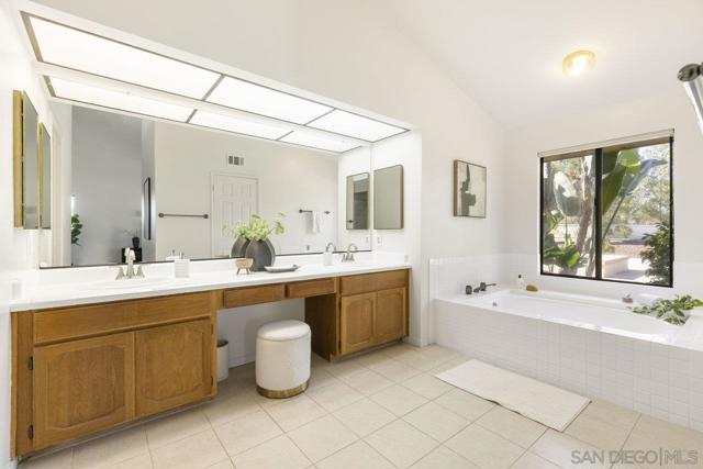 1549 Ventana Drive, Escondido CA: https://media.crmls.org/mediaz/29af852f-9c22-4681-8b8e-112ea210c9e1.jpg