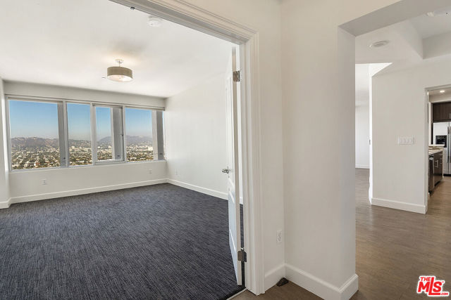 5670 Wilshire Boulevard, Los Angeles CA: https://media.crmls.org/mediaz/29afa34c-7bc4-4ac6-b52d-268fa59c644e.jpg