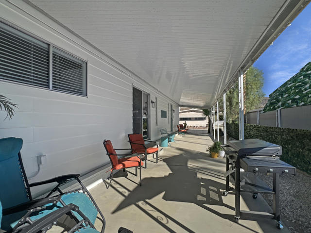 49305 Highway 74, Palm Desert CA: https://media.crmls.org/mediaz/29afe644-1ef1-4225-bec6-844d67ebde72.jpg