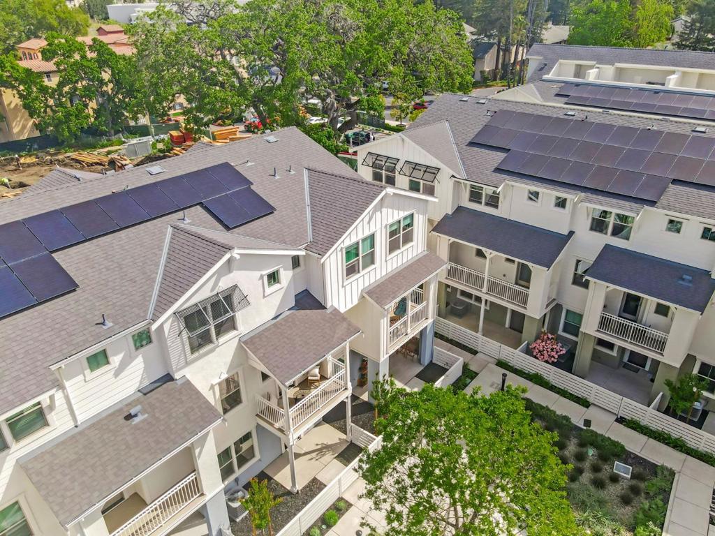 231 Oak Circle