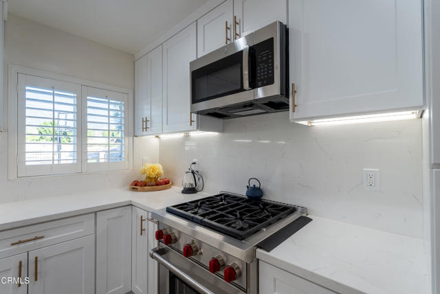 Detail Gallery Image 18 of 51 For 13615 Herrick Ave, Sylmar,  CA 91342 - 4 Beds | 3 Baths