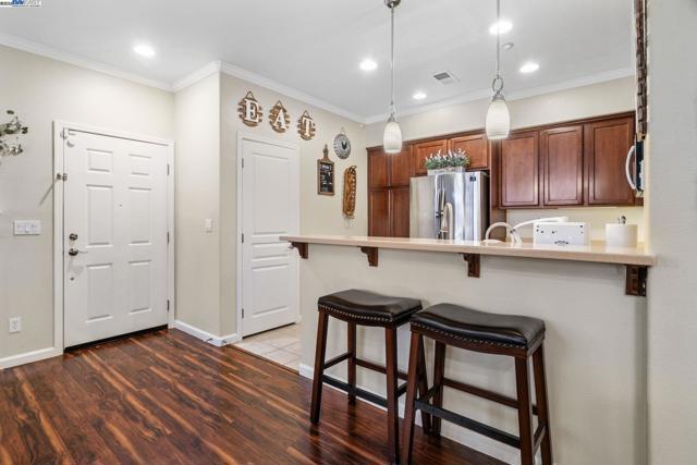161 W Luna Loca Ln, Mountain House CA: https://media.crmls.org/mediaz/29b16398-317f-437b-b077-87c2cdb86a2c.jpg