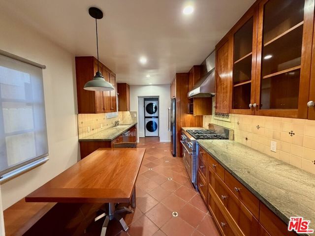 879 Fiske Street photo 10