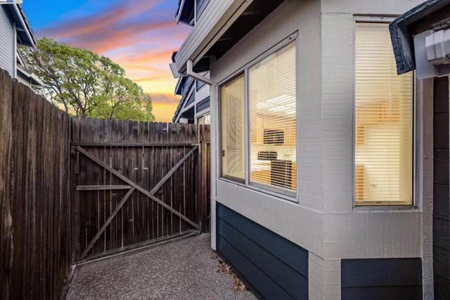 117 Pelican Loop, Pittsburg CA: https://media.crmls.org/mediaz/29b2e53b-ec48-45aa-b92a-ff0b505b94be.jpg
