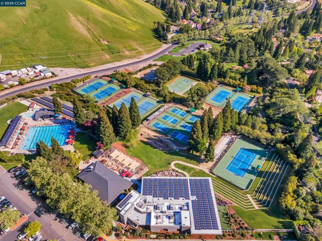 1121 Eagle Nest Ct, Danville CA: https://media.crmls.org/mediaz/29b30ab8-bbb0-4394-a061-f3740f75f6f8.jpg