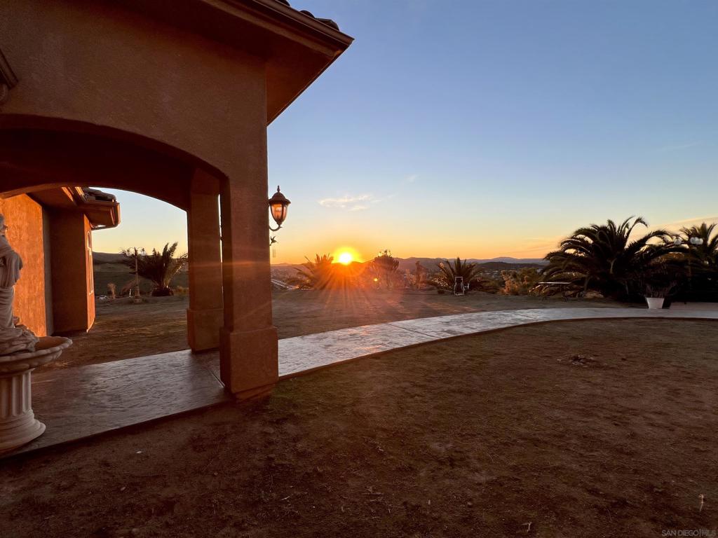 MLS #250028419SD img 27