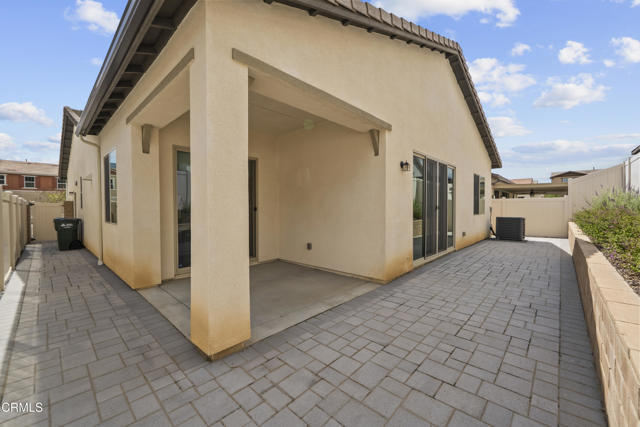 Detail Gallery Image 2 of 3 For 2075 Seville Dr, Santa Paula,  CA 93060 - 3 Beds | 2 Baths