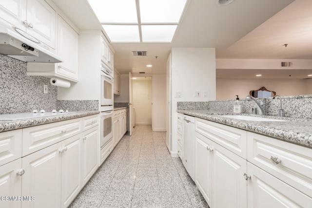 10660 Wilshire Boulevard, Los Angeles CA: https://media.crmls.org/mediaz/29b390a2-8603-4f88-a66b-e0ede423f25d.jpg