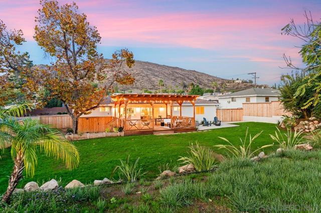 1155 Pepper Dr, El Cajon CA: https://media.crmls.org/mediaz/29b45ab8-067d-4c40-85cd-e2f6e44324fa.jpg