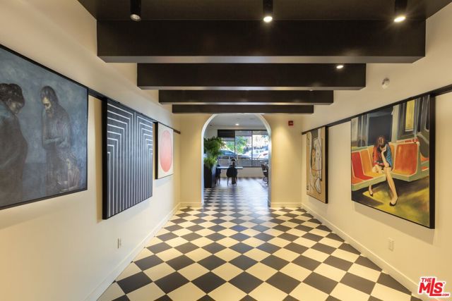 1250 N Fairfax Avenue, West Hollywood CA: https://media.crmls.org/mediaz/29b4995b-adec-462a-b0b7-c66d1eada1ef.jpg