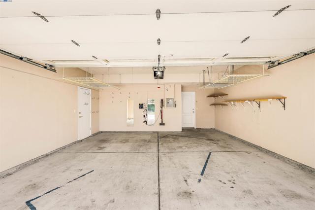 4301 Horner St, Union City CA: https://media.crmls.org/mediaz/29b4f150-9aec-470b-ad4b-5e5aba23272d.jpg