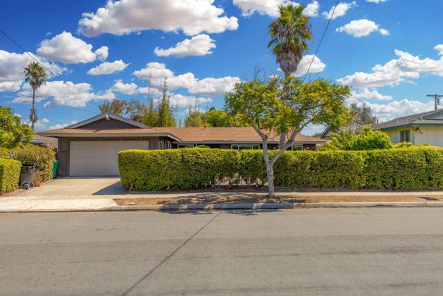 6547 Radcliffe Drive, San Diego CA: https://media.crmls.org/mediaz/29b521a3-fd78-4690-bc09-cfe3a3300cc8.jpg