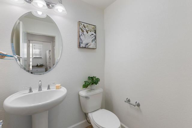 211 Okeefe Way, Mountain View CA: https://media.crmls.org/mediaz/29b563db-8efd-44cd-914e-fe6f98c01bfa.jpg