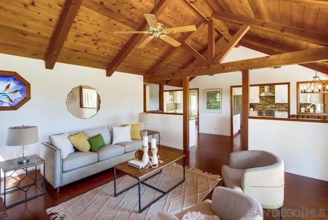 2336 Rancho Diego Ct, Escondido CA: https://media.crmls.org/mediaz/29b5d9da-1a9a-4b13-ac85-f2ff86738475.jpg