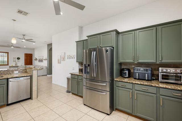 13039 Calle Amapola, Desert Hot Springs CA: https://media.crmls.org/mediaz/29b6134f-e9fb-47ac-84c4-a800a2d5edfb.jpg