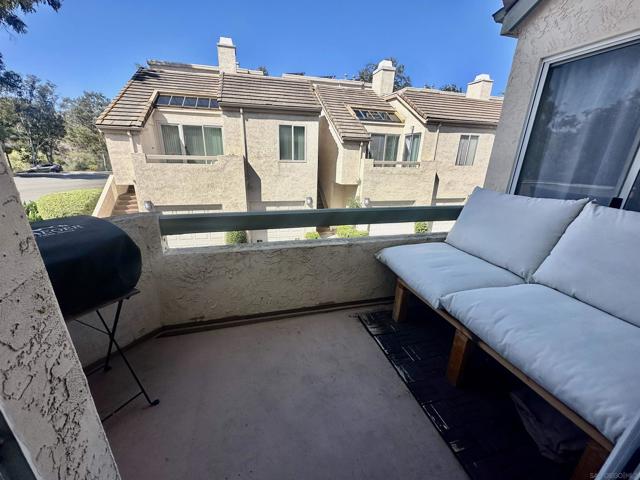 6140 Calle Mariselda, San Diego CA: https://media.crmls.org/mediaz/29b661df-8bc3-446c-969d-39d62004d4ba.jpg